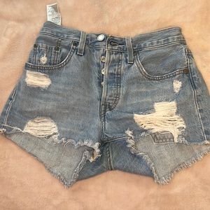 Levi Jean shorts (light wash) like new only worn a few times